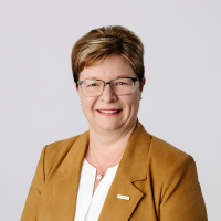 Mme Josée Paquette